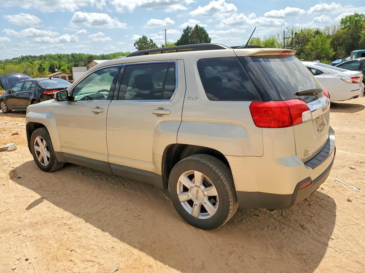 2013 GMC TERRAIN SLE photo 4
