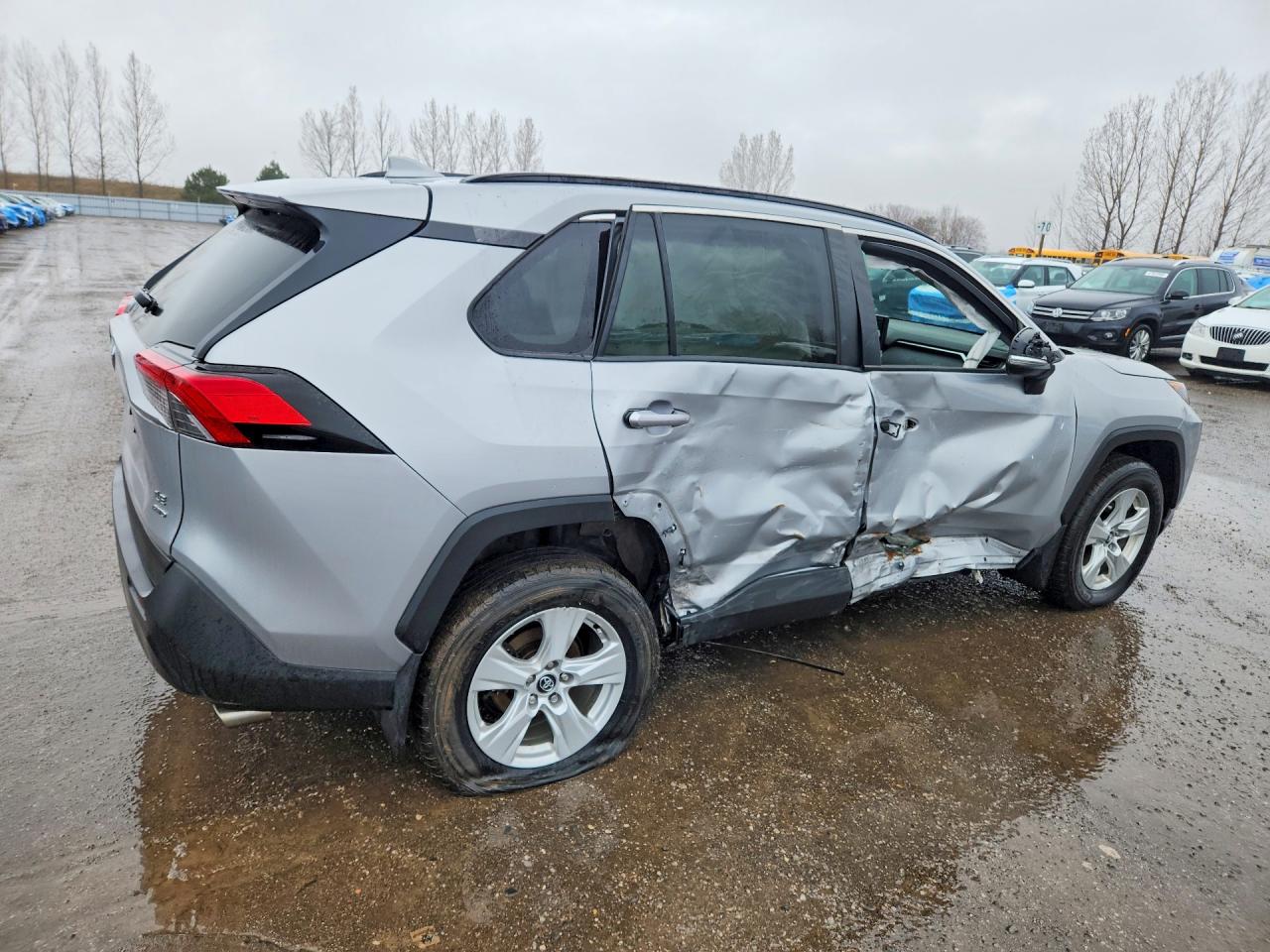 2019 TOYOTA RAV4 LE photo 7