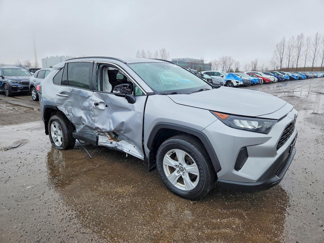 2019 TOYOTA RAV4 LE photo 10