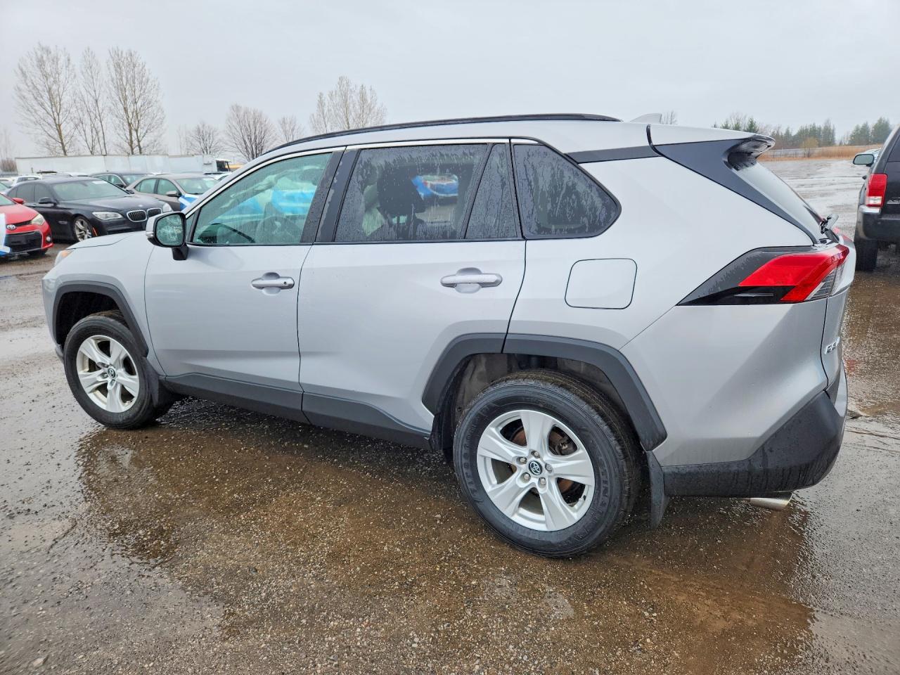 2019 TOYOTA RAV4 LE photo 4