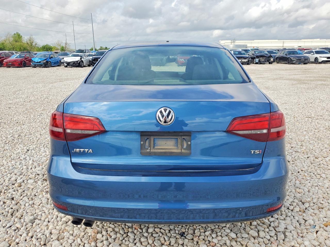 2017 VOLKSWAGEN JETTA S photo 6
