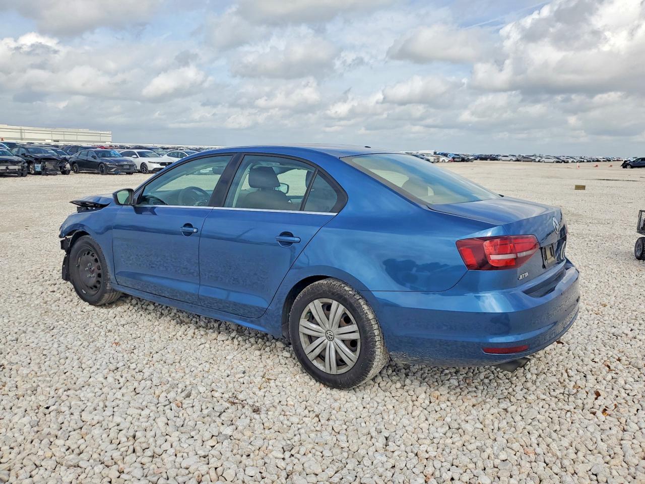 2017 VOLKSWAGEN JETTA S photo 2