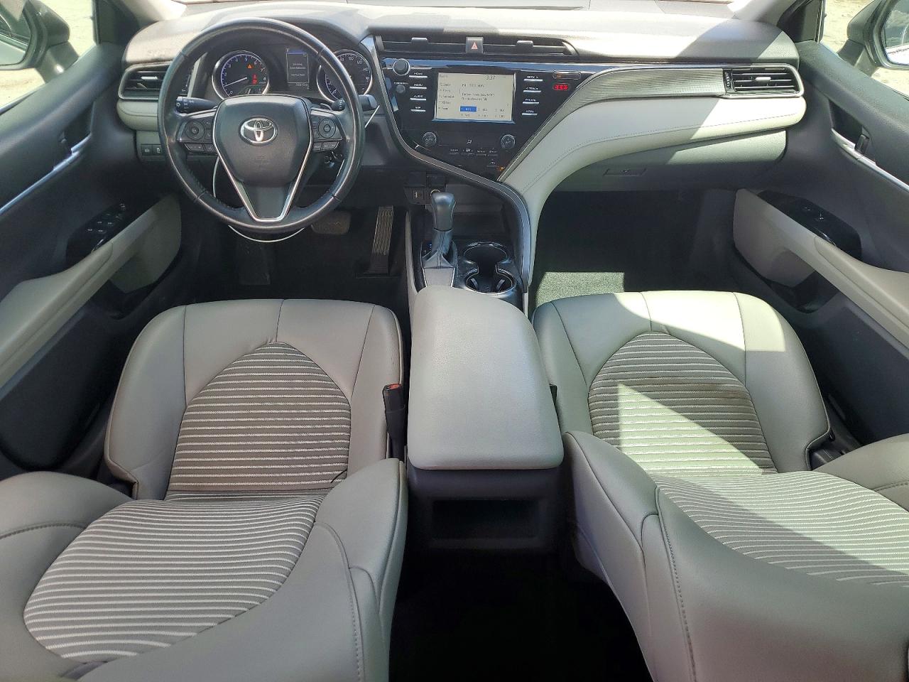 2019 TOYOTA CAMRY SE photo 15