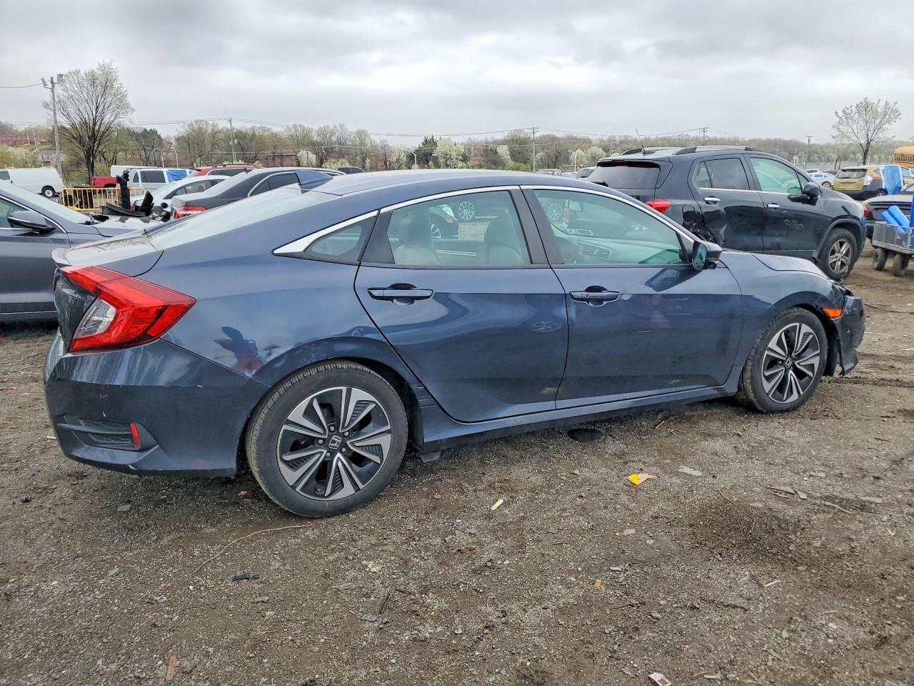 2016 HONDA CIVIC EX photo 5