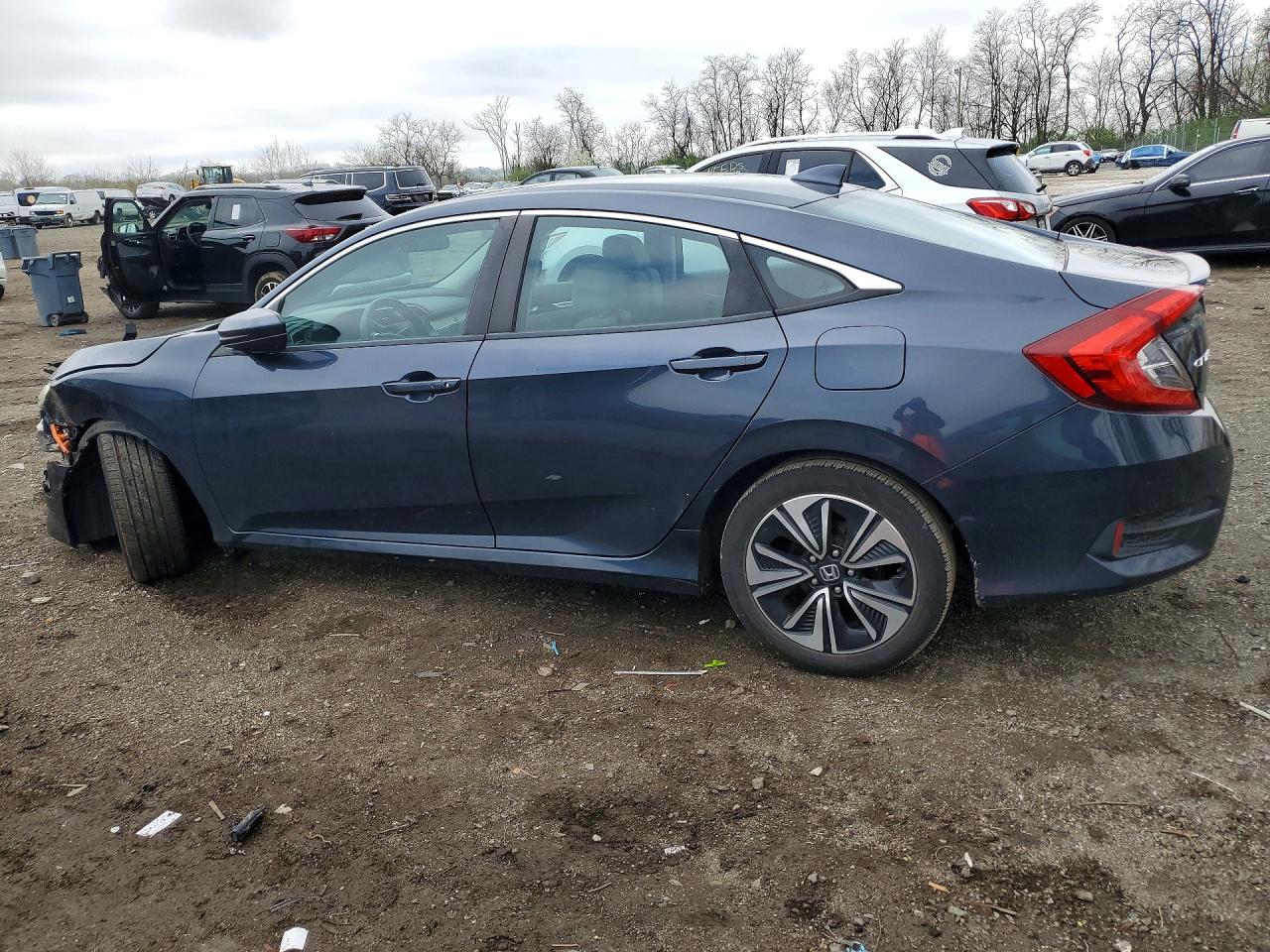 2016 HONDA CIVIC EX photo 3