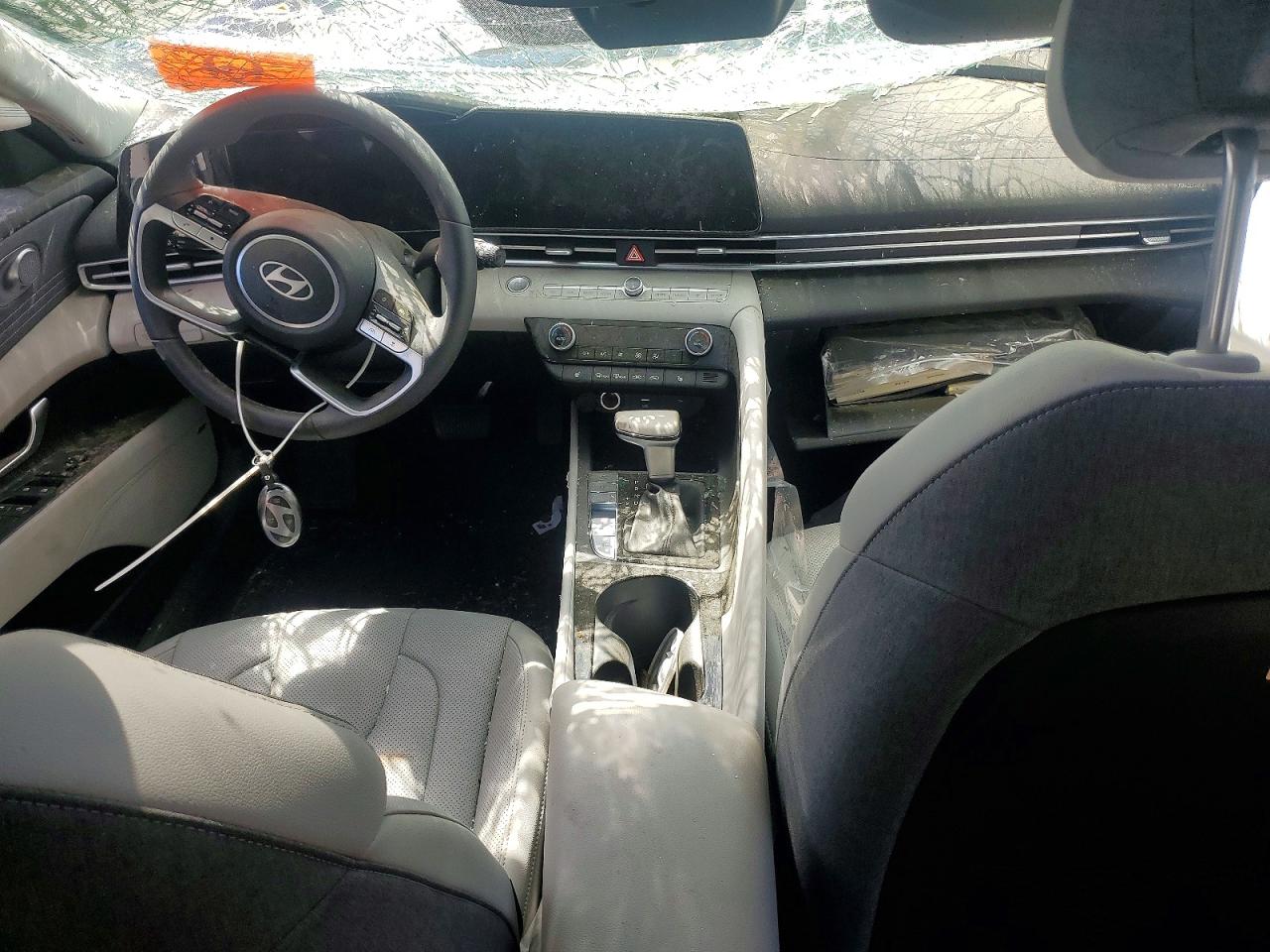 2025 HYUNDAI ELANTRA LIMITED photo 15