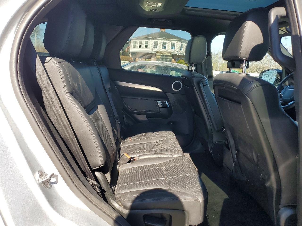 2020 LAND ROVER DISCOVERY LANDMARK photo 11