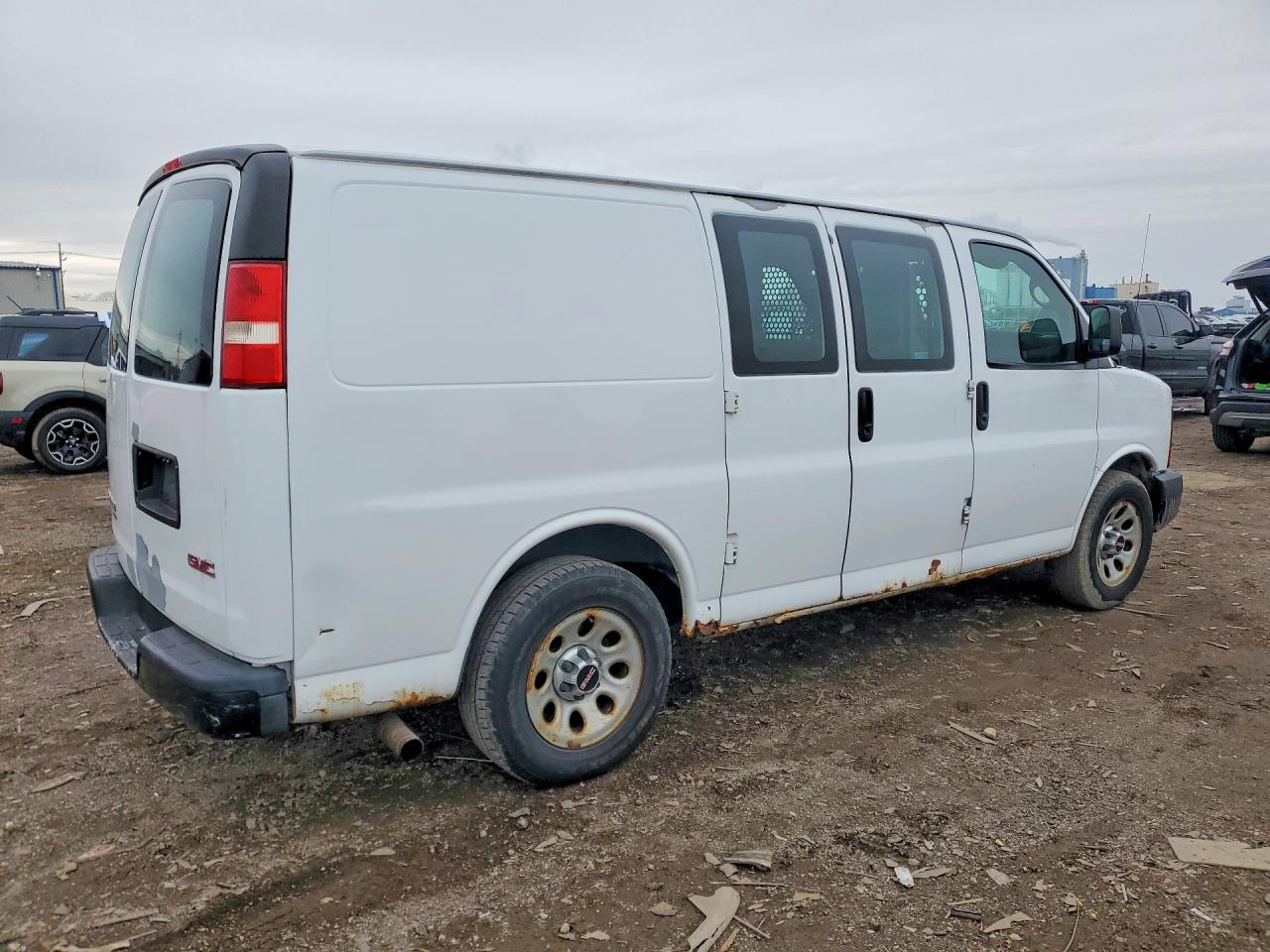 2012 GMC SAVANA G1500 photo 3