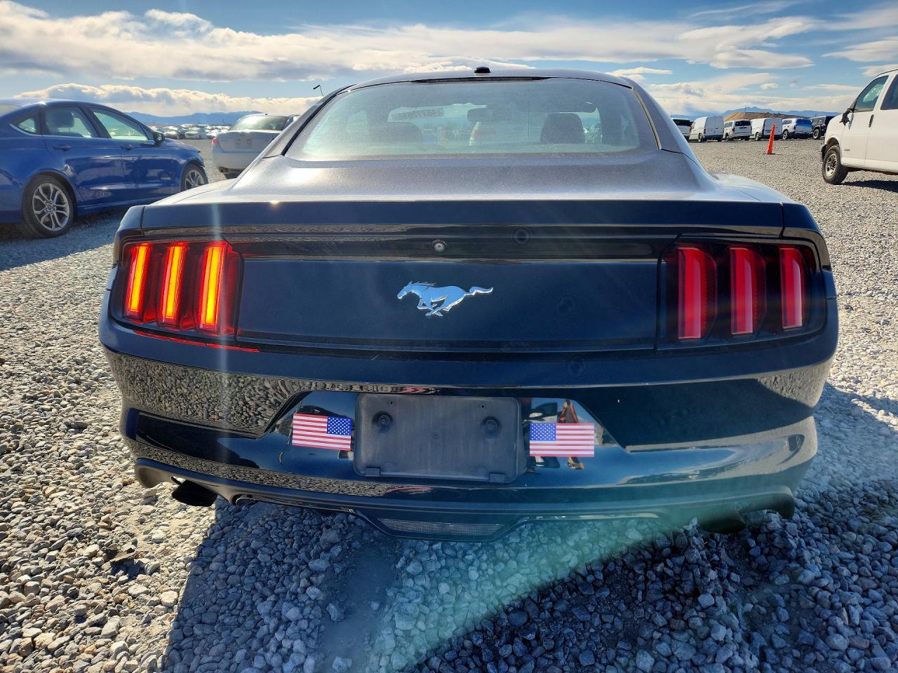 2017 FORD MUSTANG photo 6