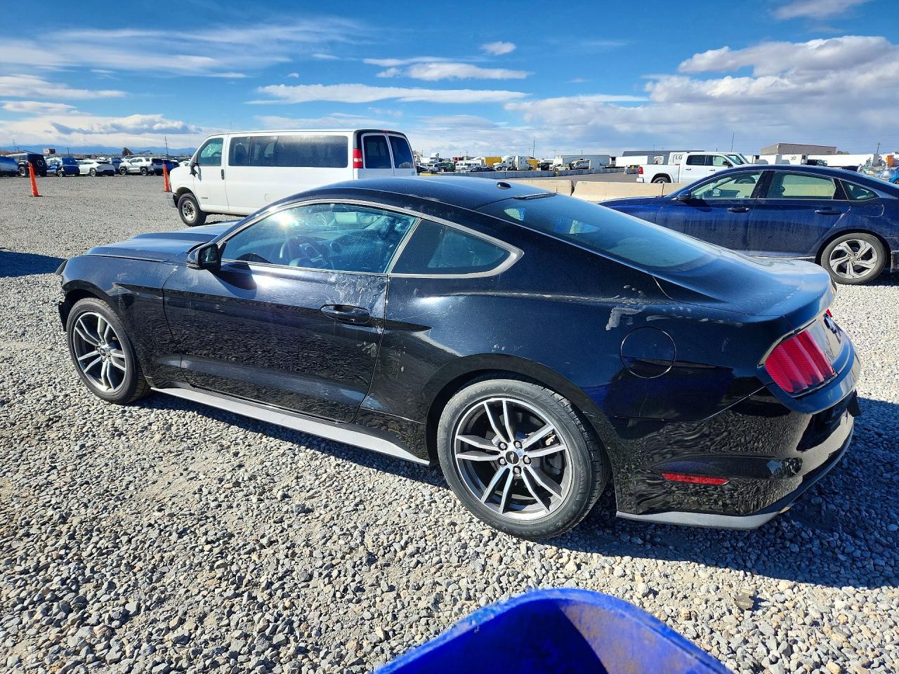 2017 FORD MUSTANG photo 2