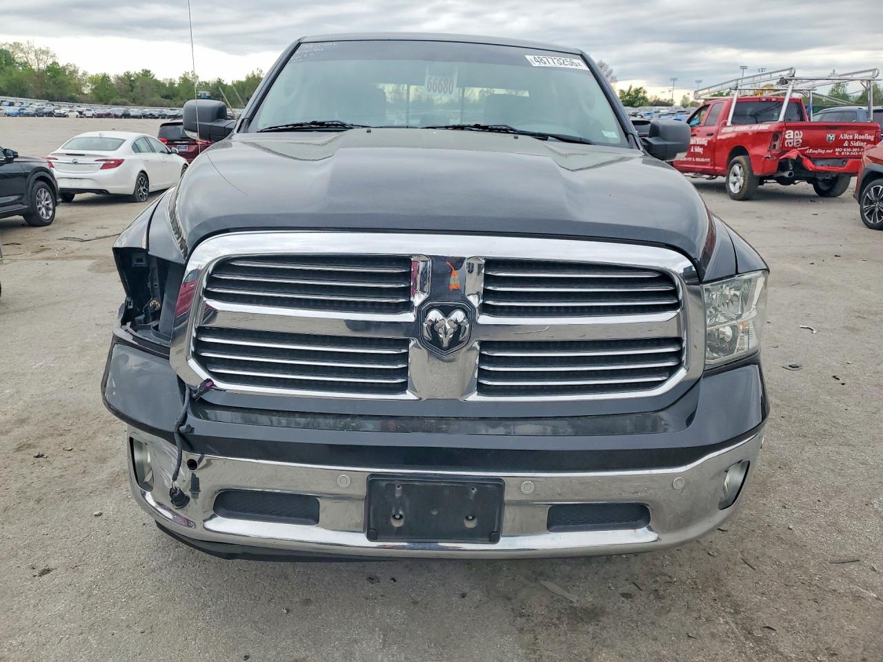2017 RAM 1500 SLT photo 13