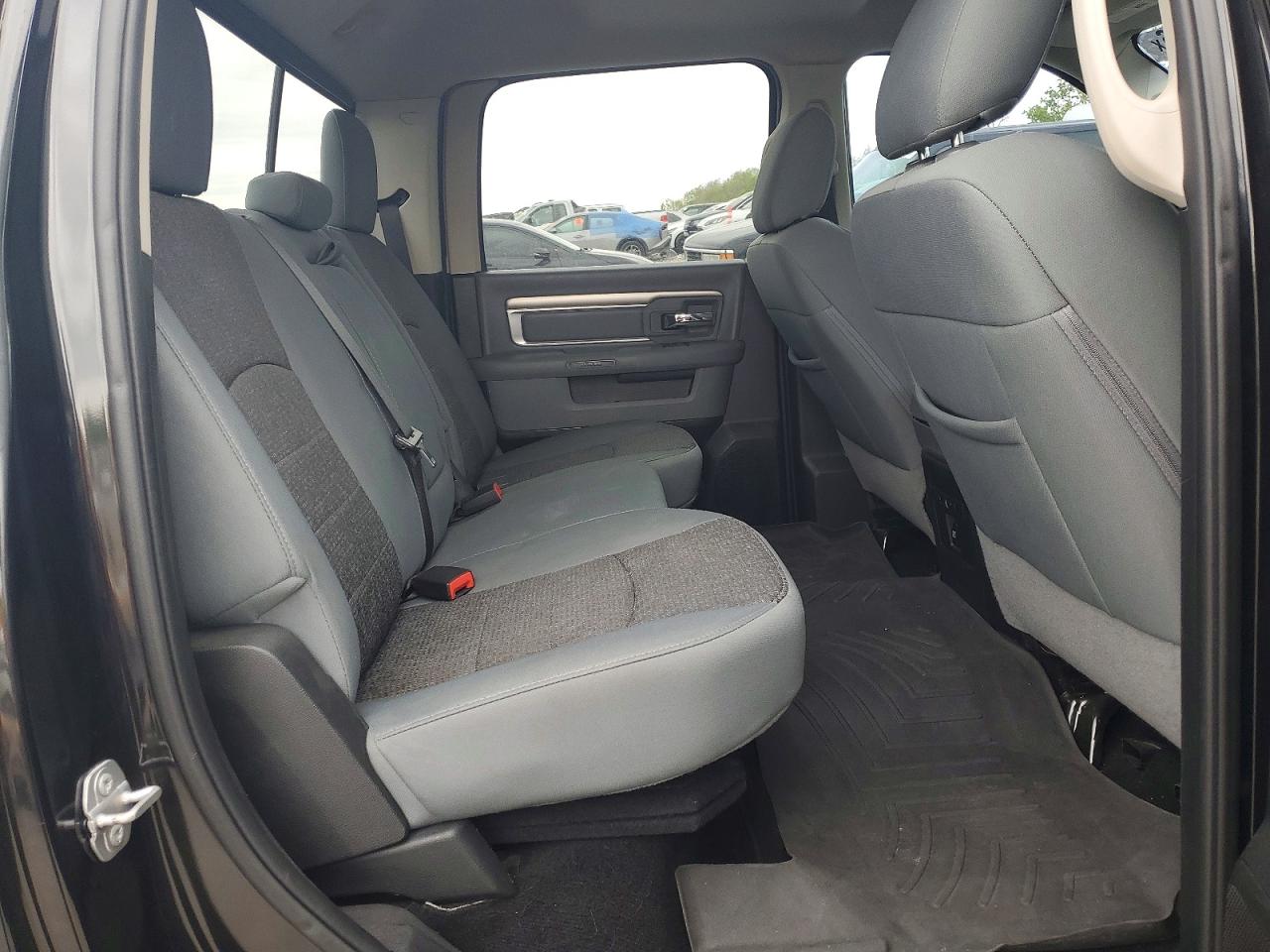 2017 RAM 1500 SLT photo 28