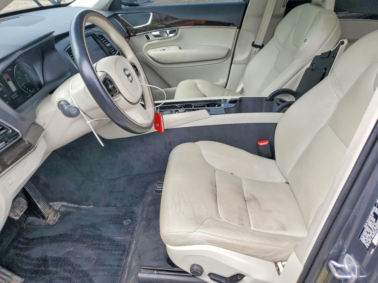 2017 VOLVO XC90 T6 photo 13