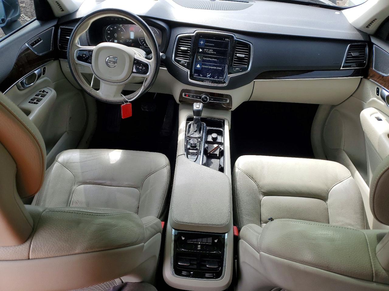 2017 VOLVO XC90 T6 photo 15