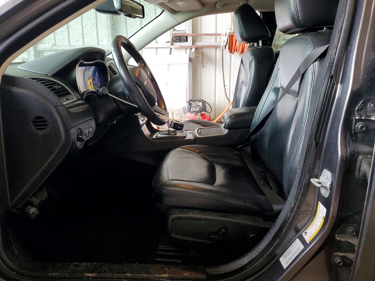 2016 CHRYSLER 300 LIMITED photo 13