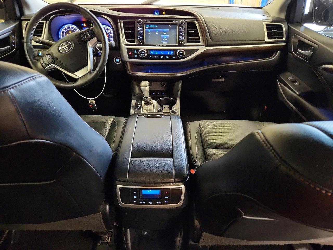 2016 TOYOTA HIGHLANDER LIMITED photo 8