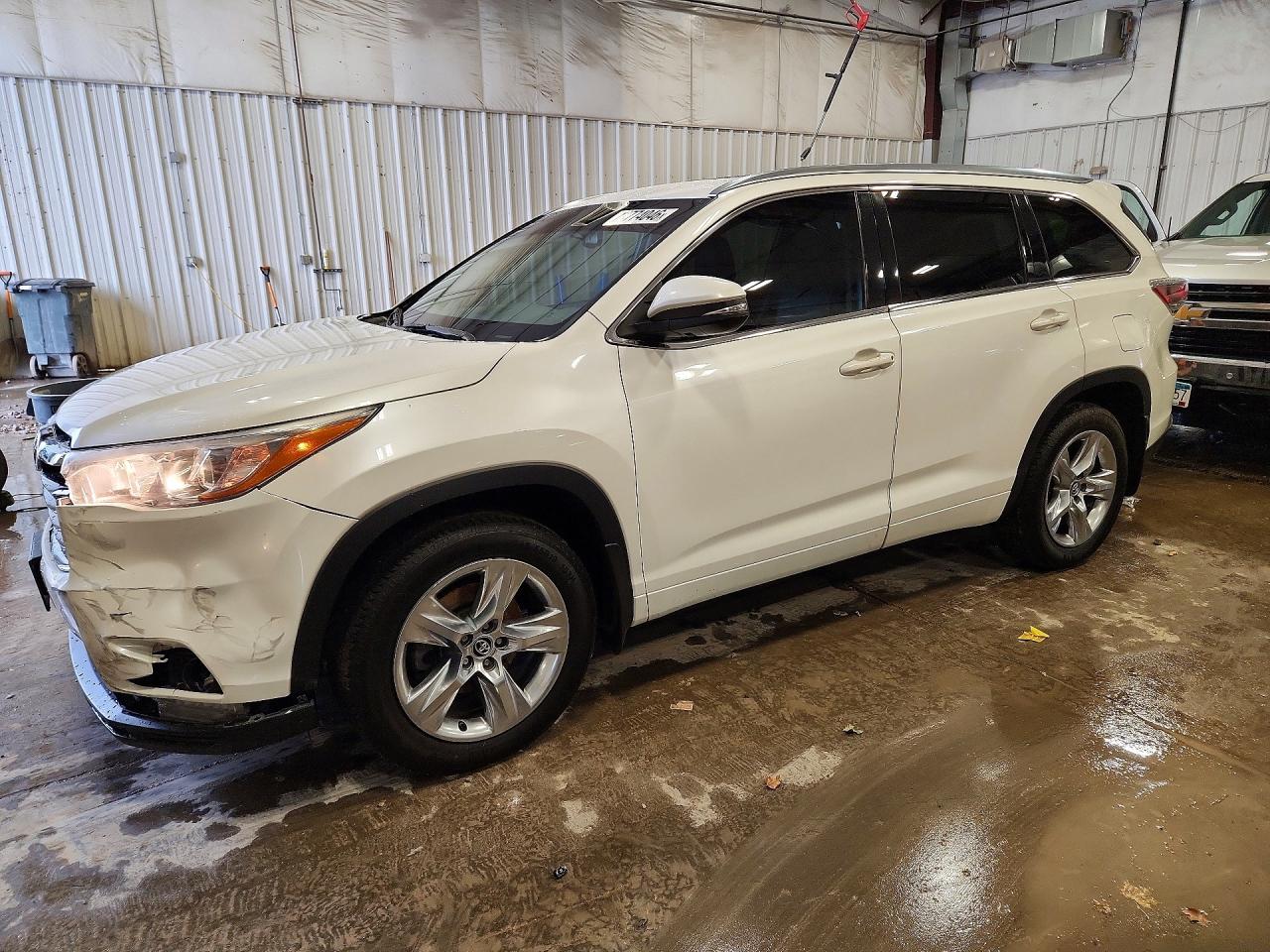 2016 TOYOTA HIGHLANDER