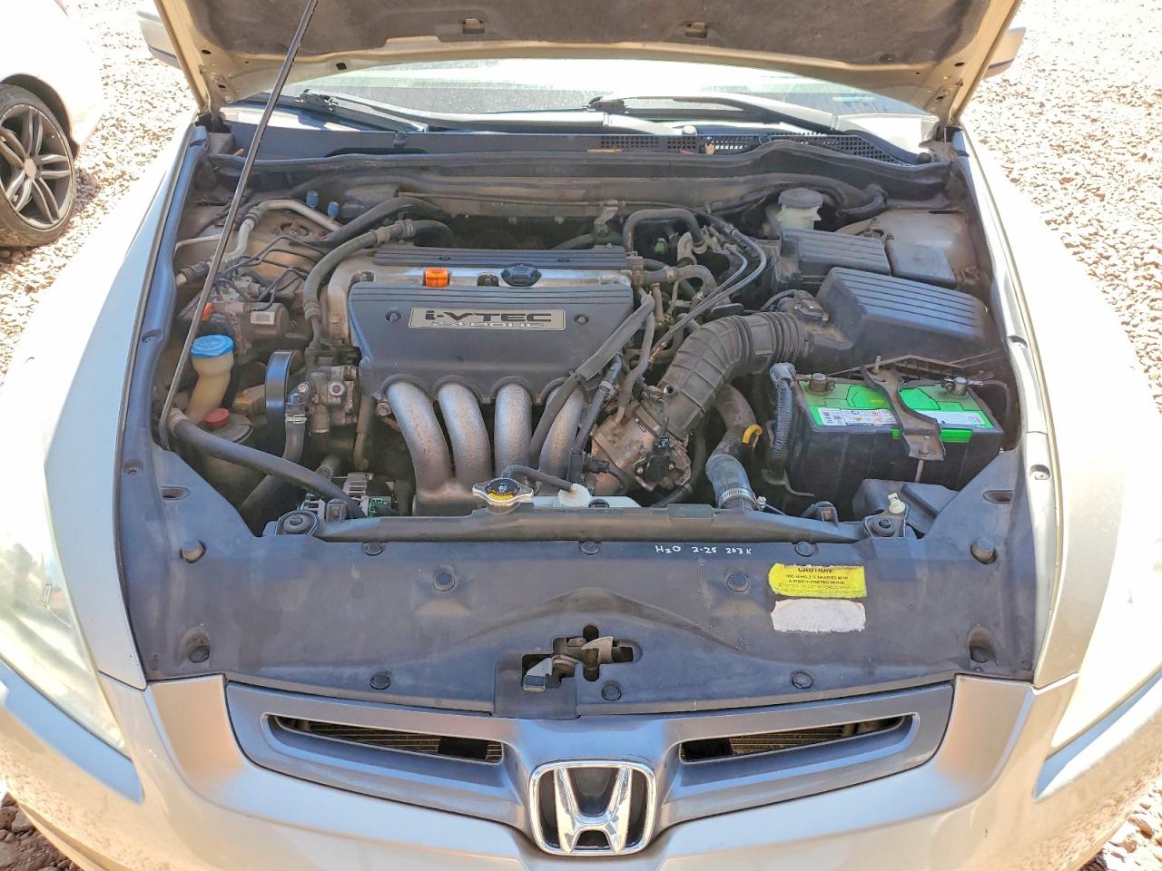 2005 HONDA ACCORD LX photo 21