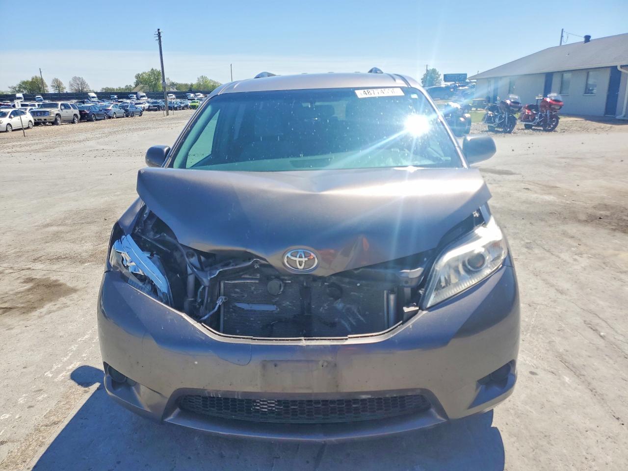 2016 TOYOTA SIENNA LE 8-PASSENGER photo 5