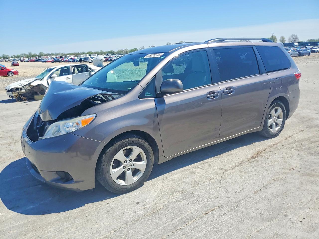 2016 TOYOTA SIENNA