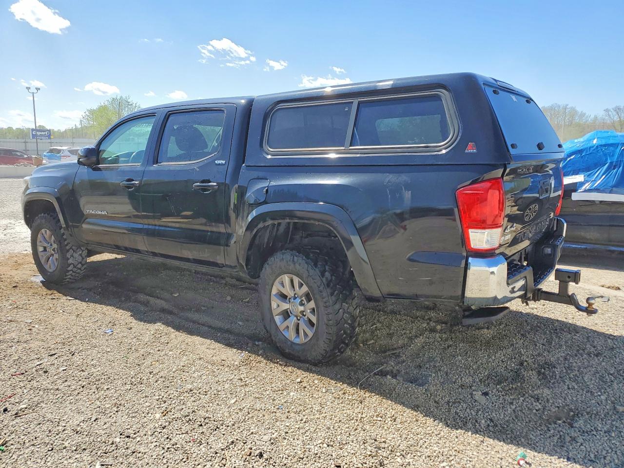 2017 TOYOTA TACOMA SR5 V6 photo 3