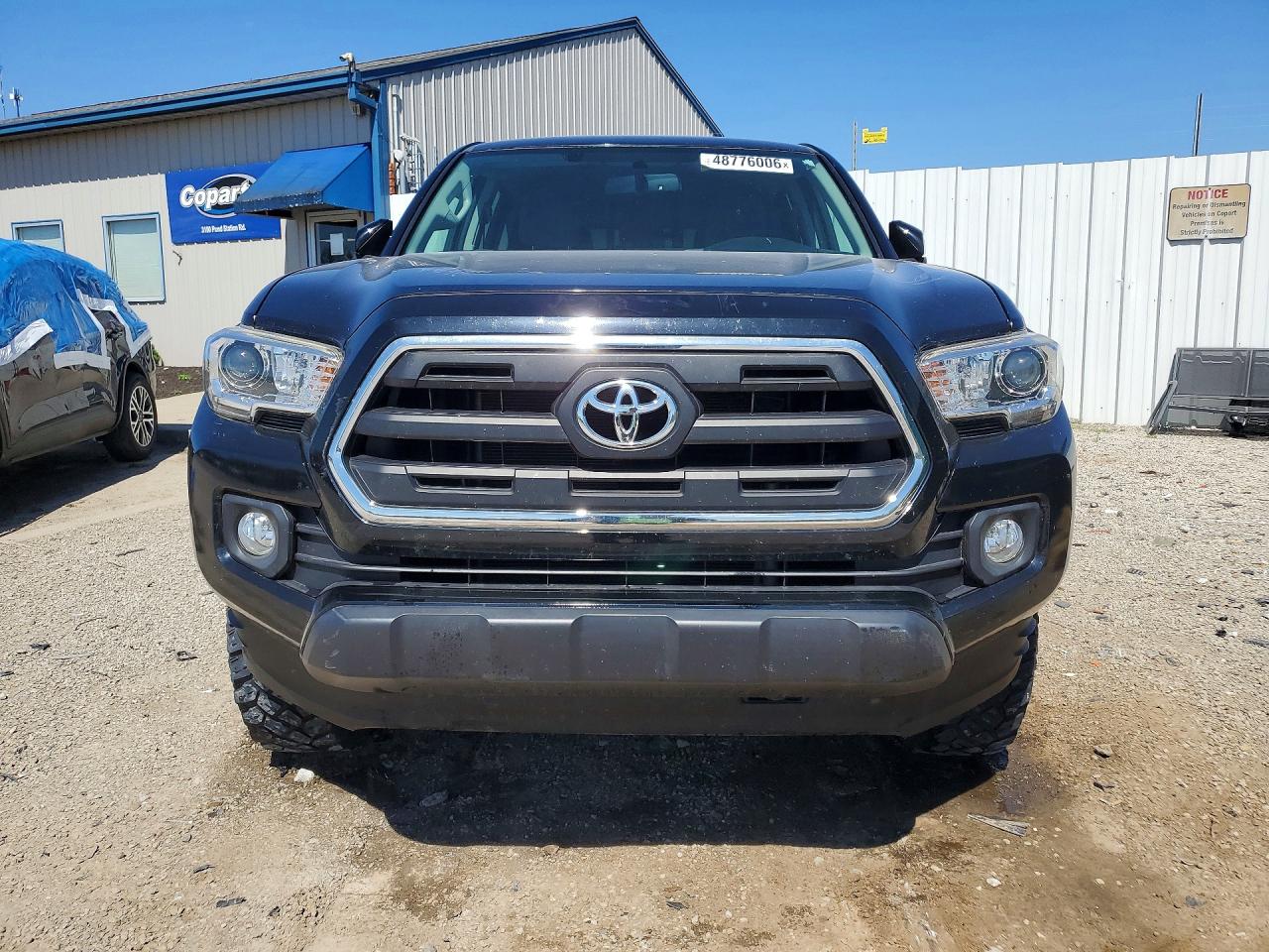 2017 TOYOTA TACOMA SR5 V6 photo 9