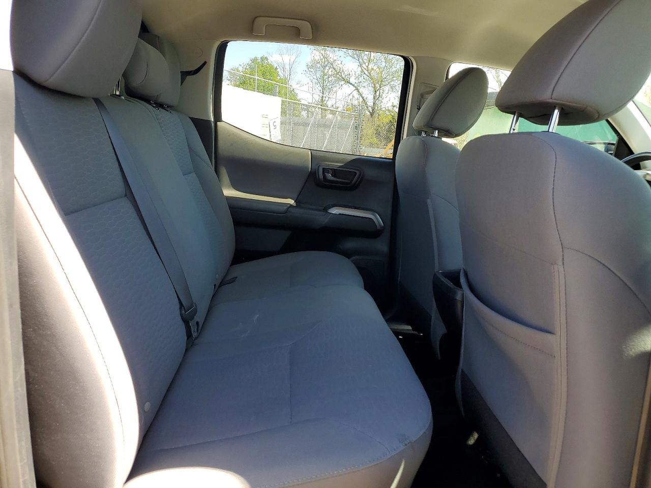 2017 TOYOTA TACOMA SR5 V6 photo 19
