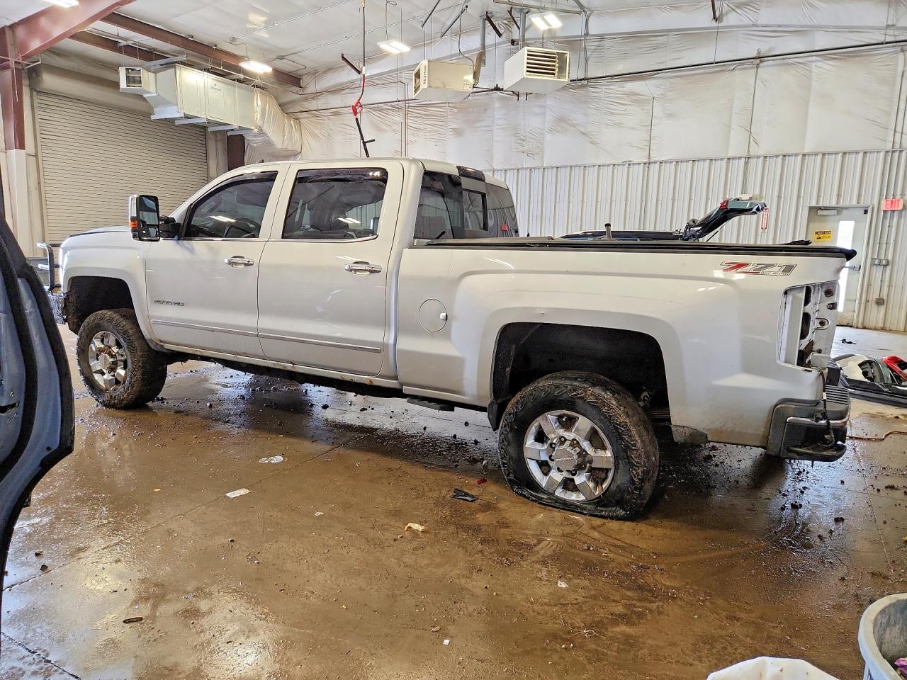2015 CHEVROLET SILVERADO K2500 HEAVY DUTY LTZ photo 2
