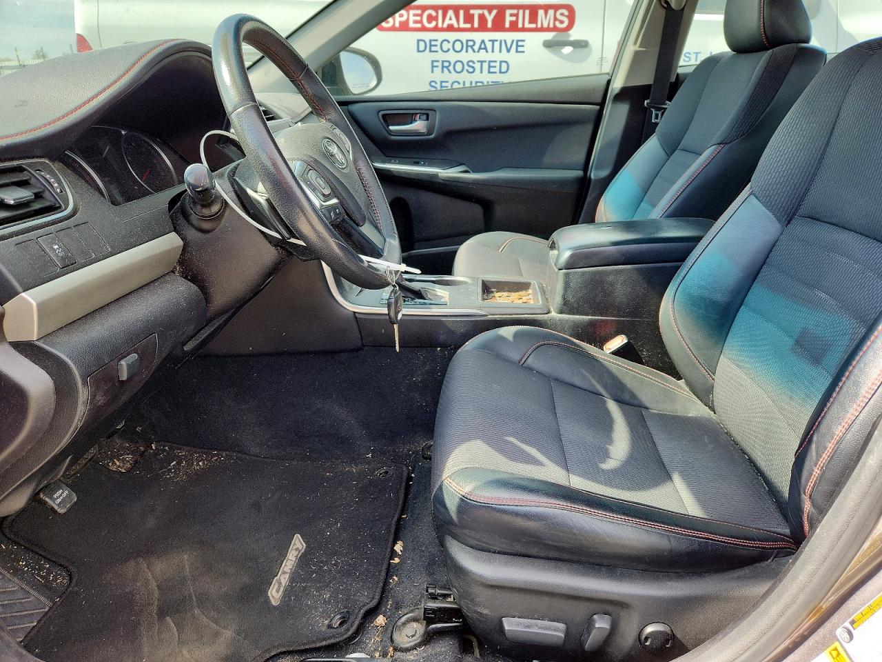 2017 TOYOTA CAMRY SE photo 19