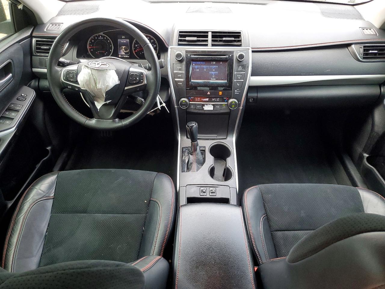 2015 TOYOTA CAMRY XSE photo 22