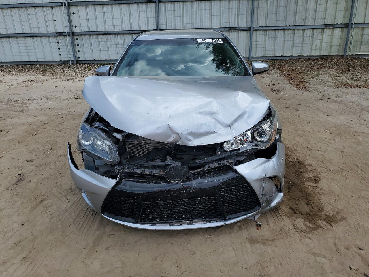 2015 TOYOTA CAMRY XSE photo 13