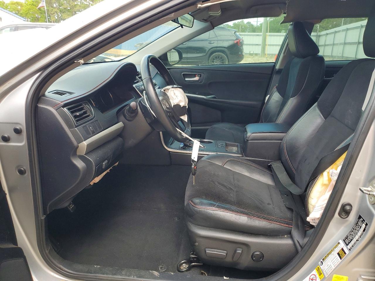 2015 TOYOTA CAMRY XSE photo 19