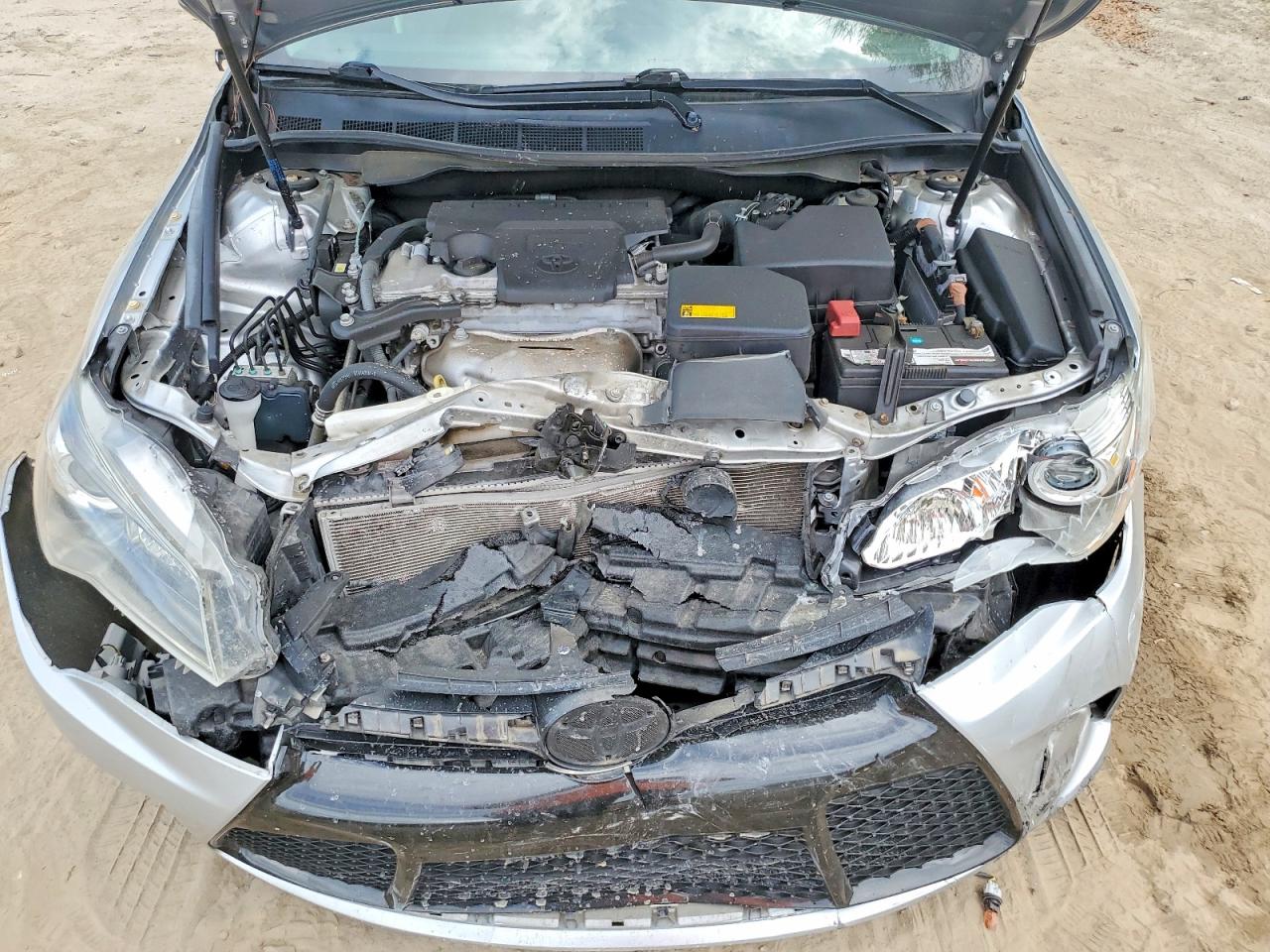 2015 TOYOTA CAMRY XSE photo 31