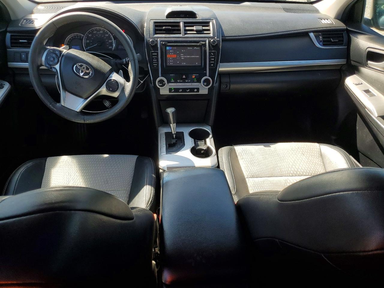 2012 TOYOTA CAMRY SE photo 15