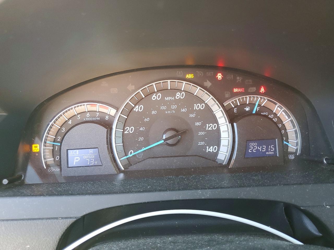 2012 TOYOTA CAMRY SE photo 17