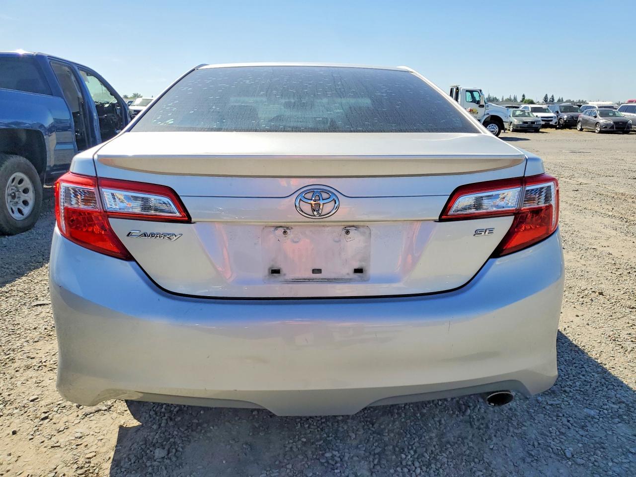 2012 TOYOTA CAMRY SE photo 11