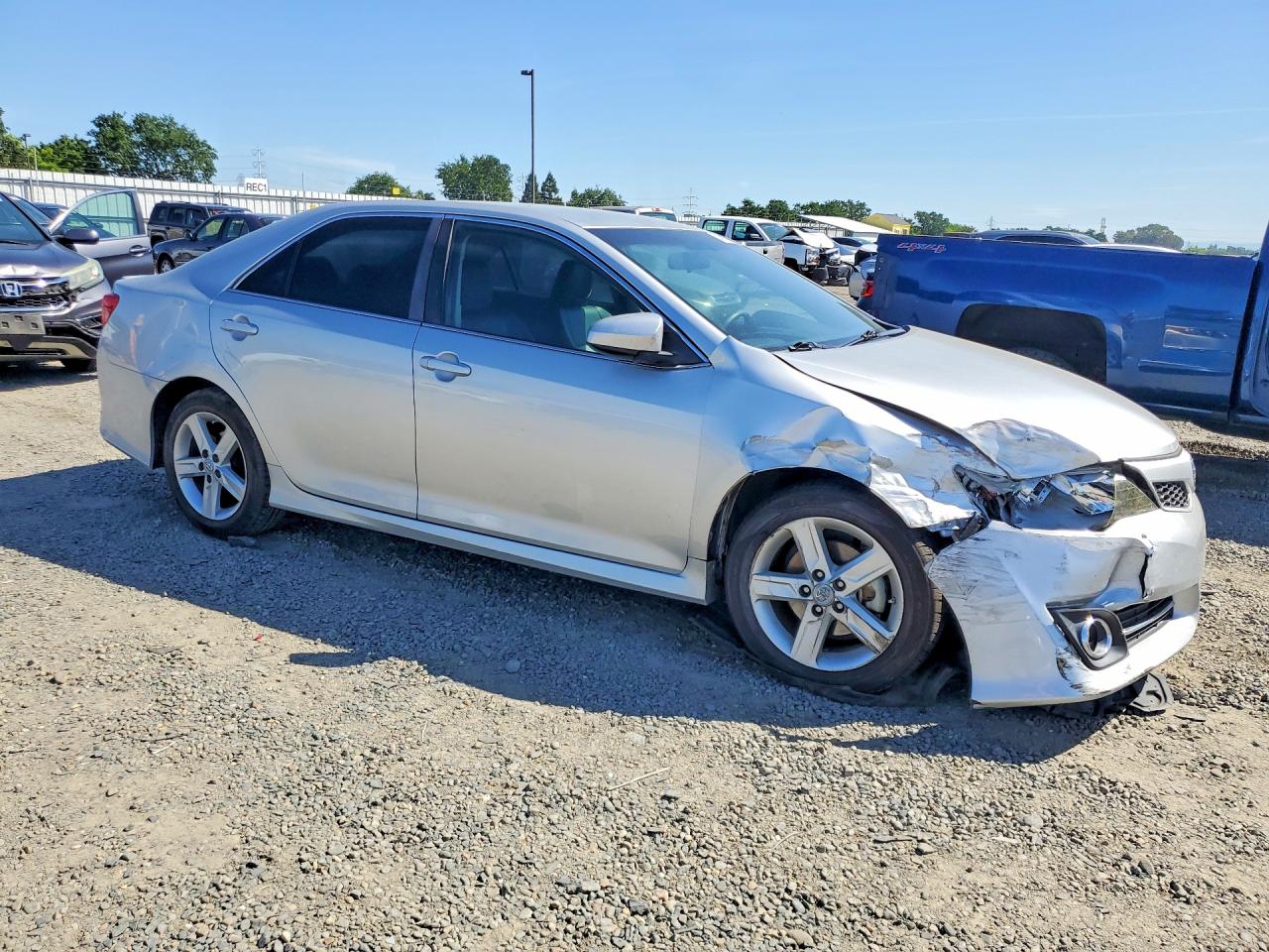 2012 TOYOTA CAMRY SE photo 7