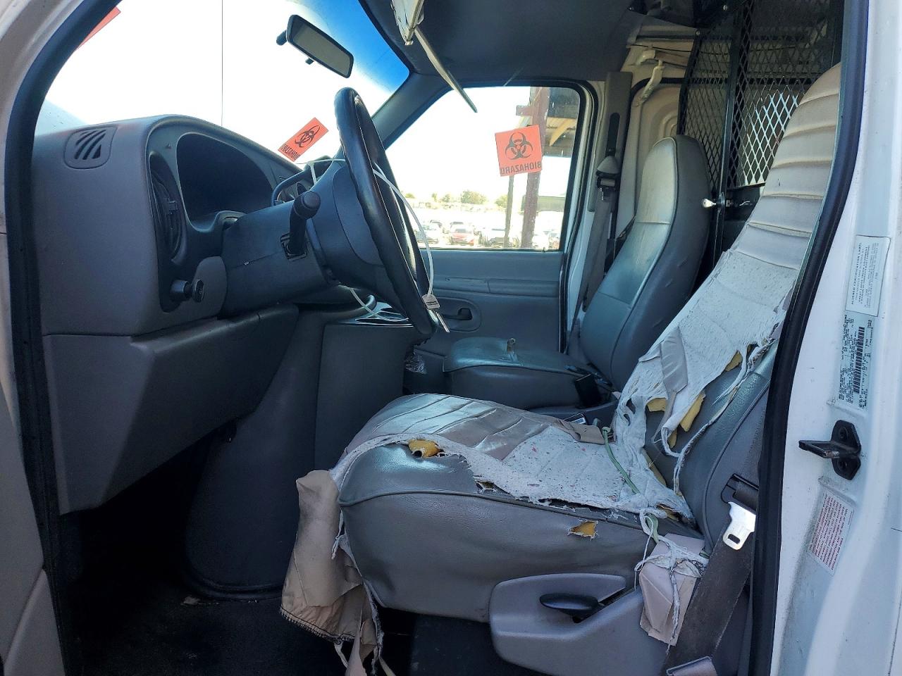 1999 FORD ECONOLINE E150 VAN photo 13