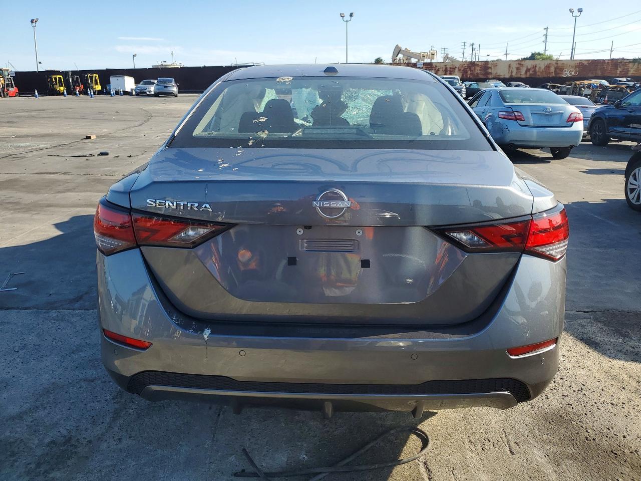 2025 NISSAN SENTRA SV photo 11