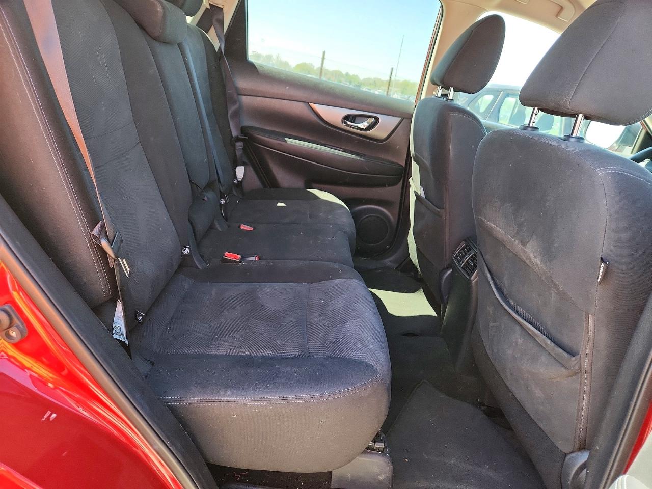 2016 NISSAN ROGUE SV photo 21