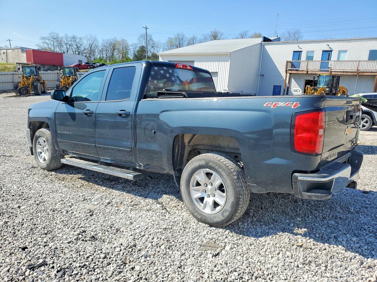 2017 CHEVROLET SILVERADO K1500 LT photo 3