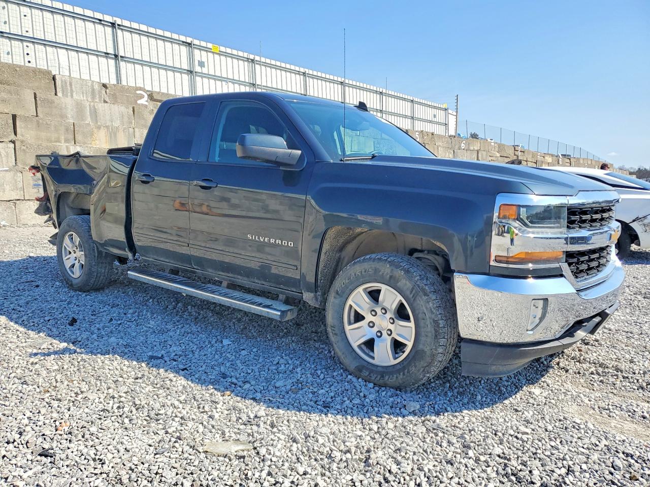 2017 CHEVROLET SILVERADO K1500 LT photo 7