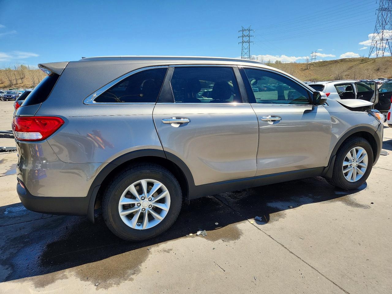 2016 KIA SORENTO LX photo 5