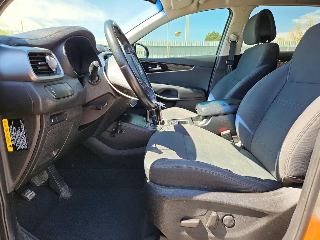 2016 KIA SORENTO LX photo 13