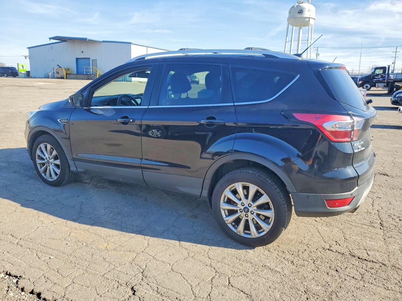 2017 FORD ESCAPE TITANIUM photo 3