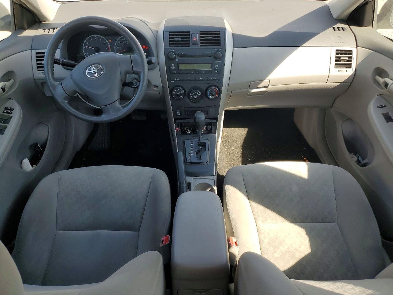 2009 TOYOTA COROLLA LE photo 8