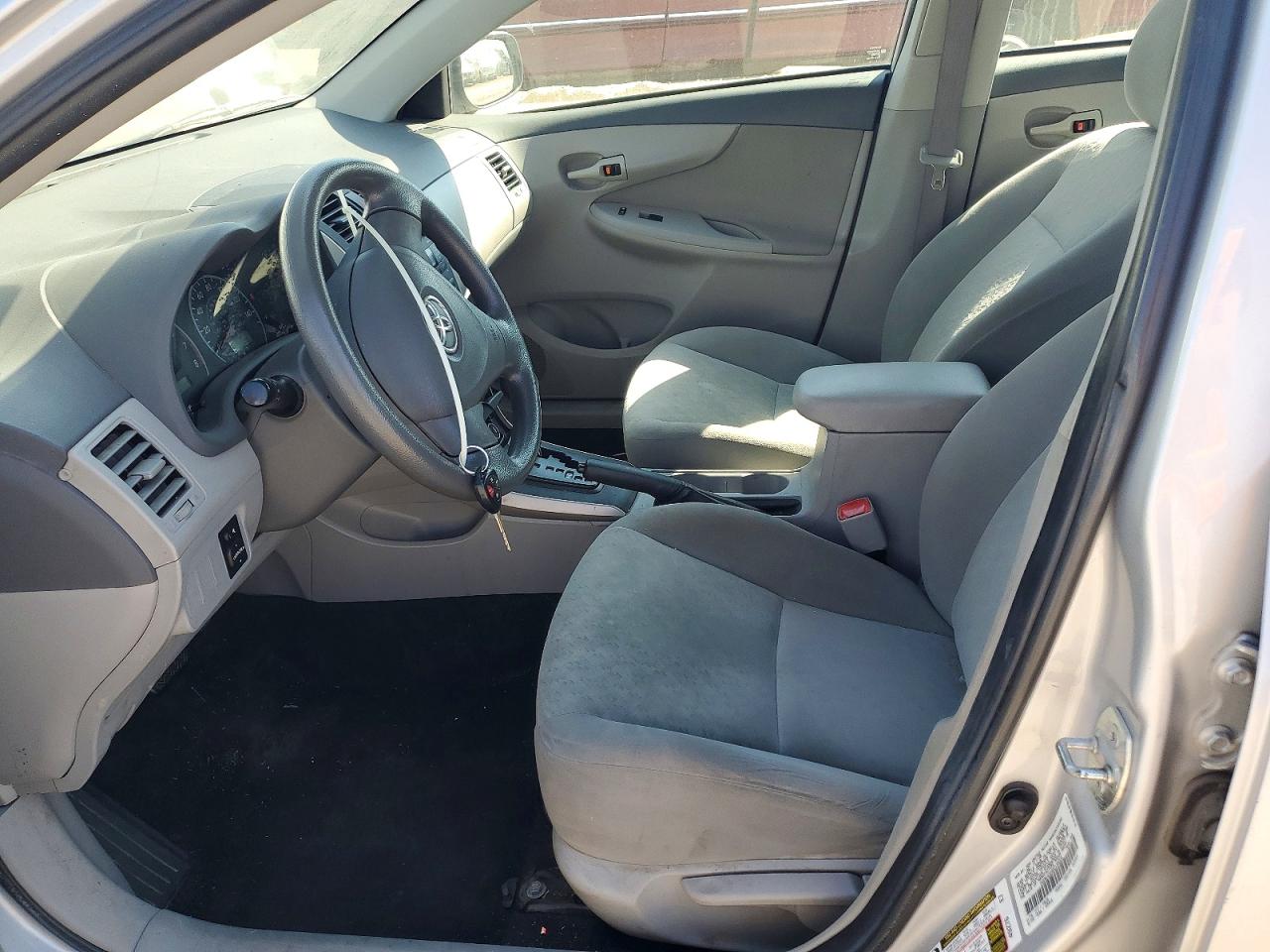 2009 TOYOTA COROLLA LE photo 7