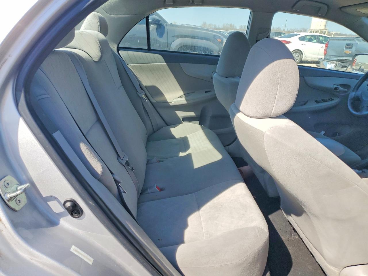 2009 TOYOTA COROLLA LE photo 10