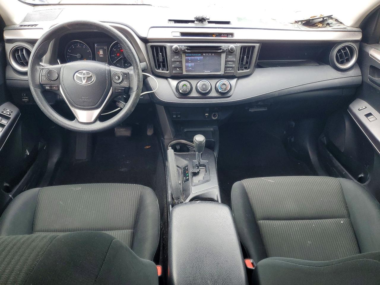 2018 TOYOTA RAV4 LE photo 8