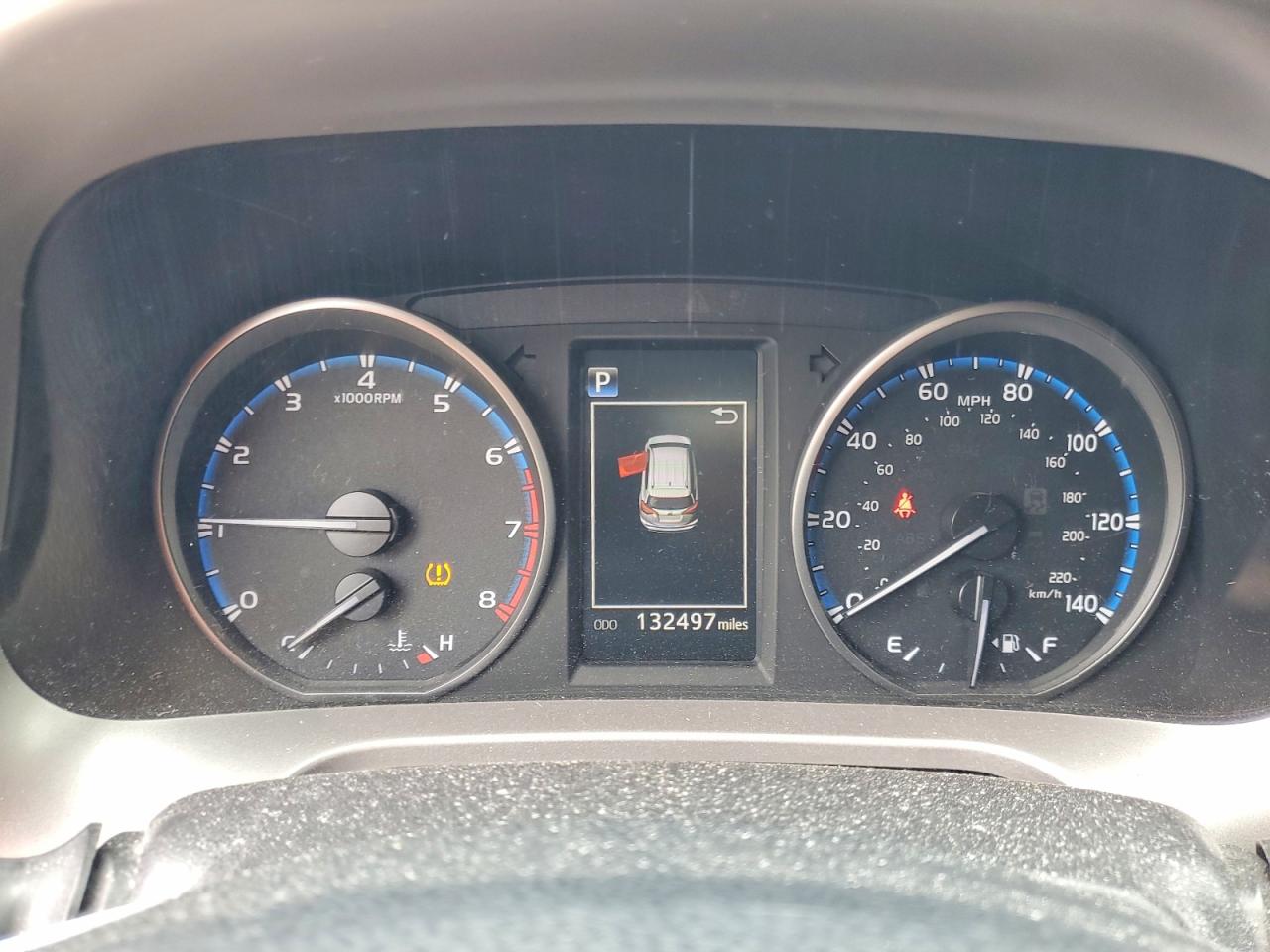 2018 TOYOTA RAV4 LE photo 9
